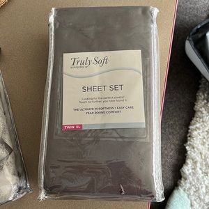 Never used twin xl bed sheet